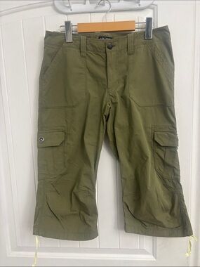 Arc'teryx Women’s Olive Green Cargo Capris